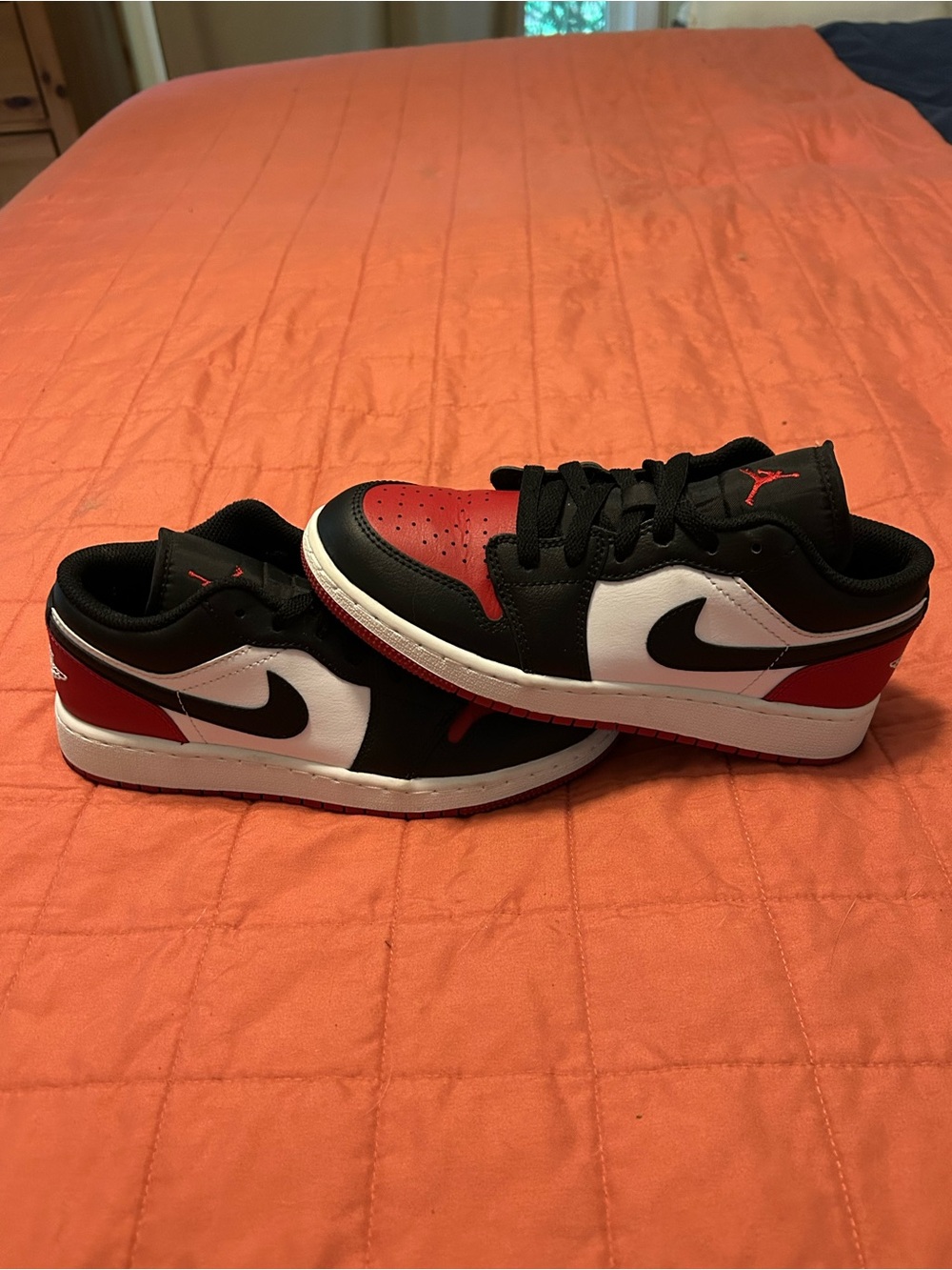Nike  Air Jordan 1 Low GS 'Bred Toe’ - Black, Red & White